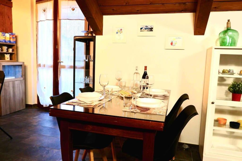 Attico Nel Cuore Delle Langhe - Free Parking Wi-Fi E Ac Alba  Dış mekan fotoğraf